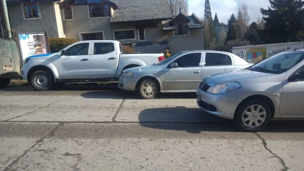 Manejaba con 1,78 g/l de alcohol en sangre y chocó contra dos autos estacionados