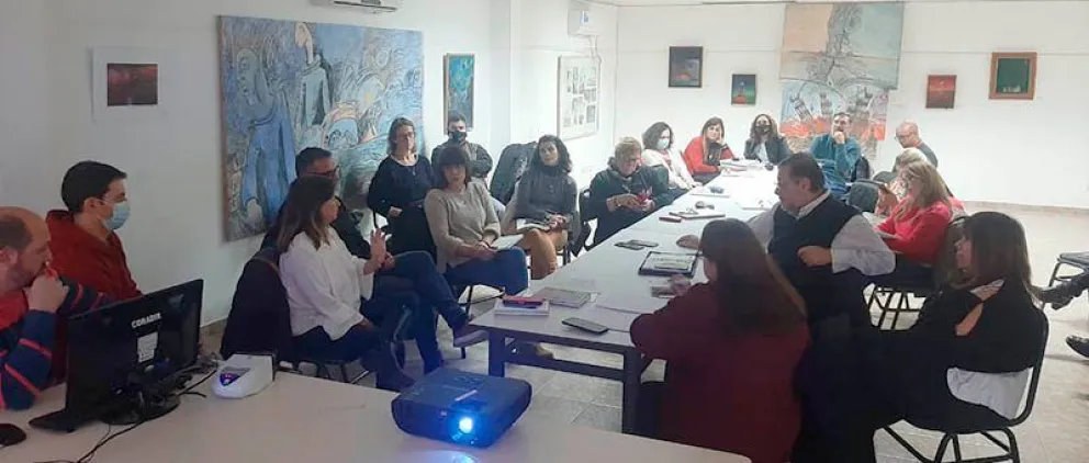 Acuerdo por los interinatos docentes, el primer cara a cara de la UNTER con el nuevo ministerio