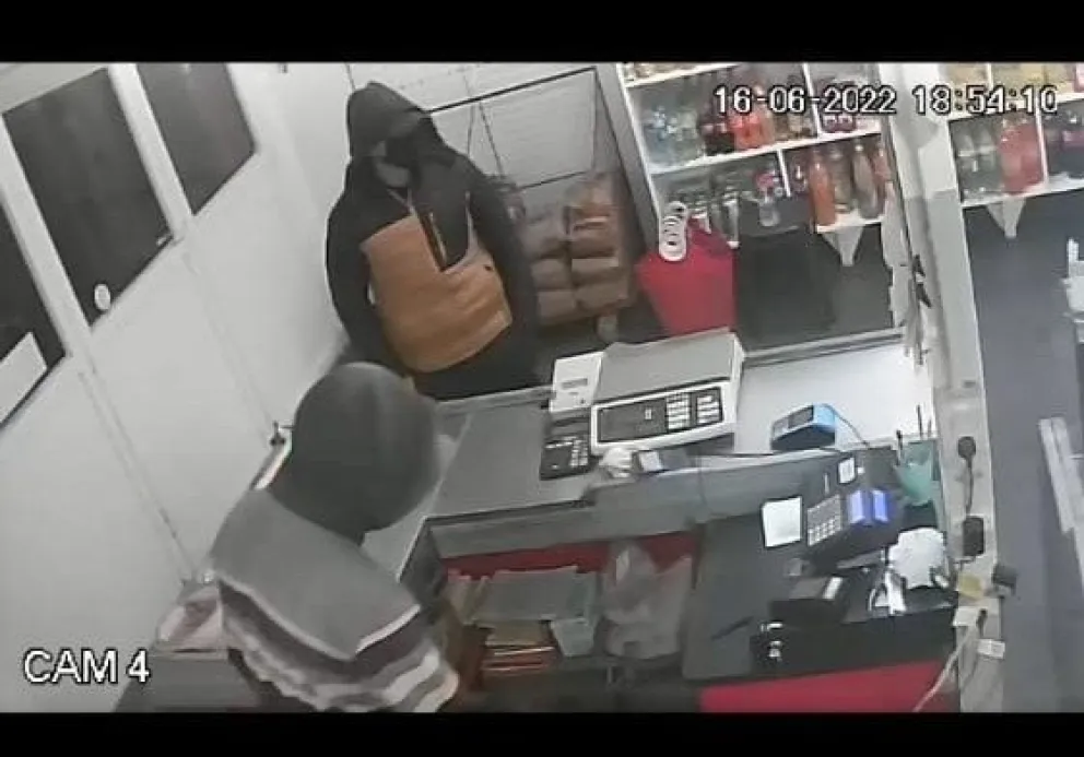 Dos encapuchados asaltaron una carnicería a punta de pistola