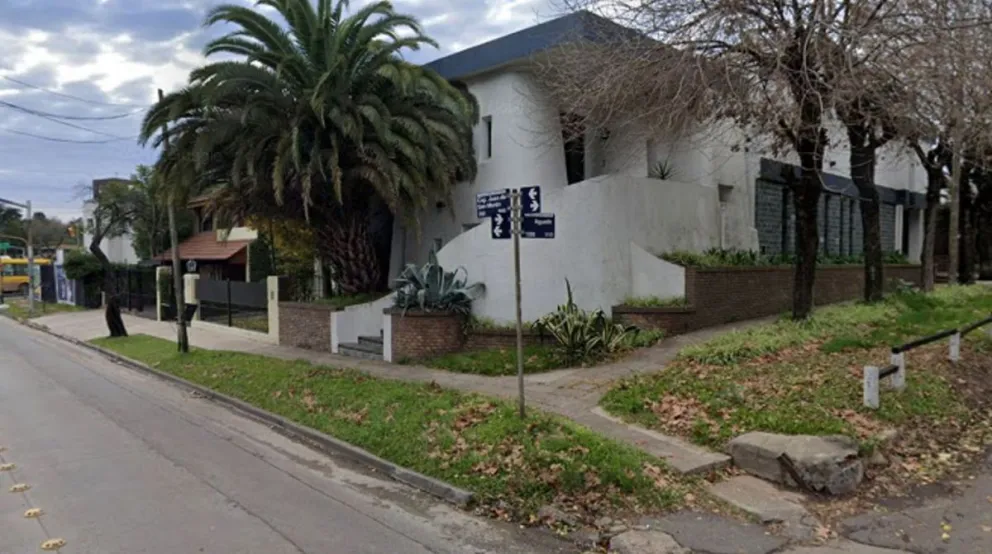 Entró a una casa a robar, ahorcó al dueño con un cable y tiró el cuerpo en la pileta