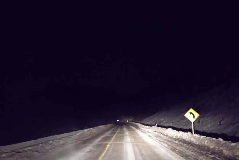 Piden precaución entre Bariloche y El Bolsón por sectores con hielo