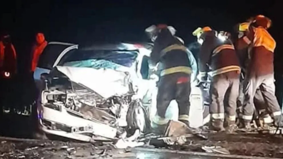 Accidente fatal en la Ruta Nacional n° 12: se cruzó de carril y chocó de frente contra otro vehículo