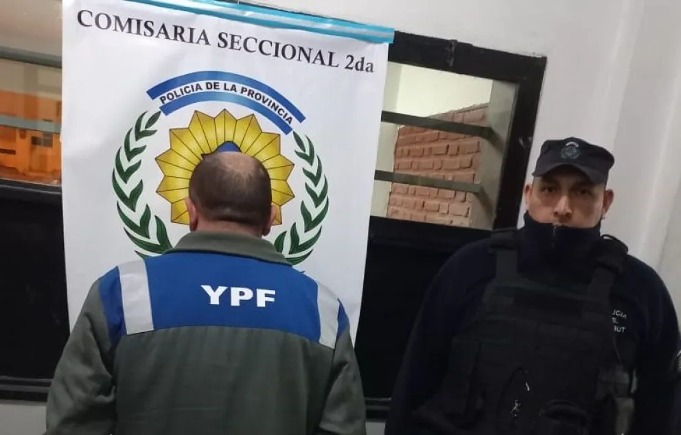 Fue a la comisaría por una notificación y quedó detenido al tener pedido de captura
