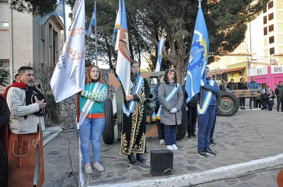 La Escuela Manuel Belgrano participó en el acto por el aniversario del fallecimiento del creador de la bandera
