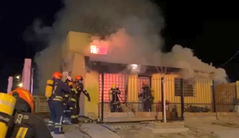 El grupo mapuche RAM se atribuyó el incendio de una oficina pública en Chubut
