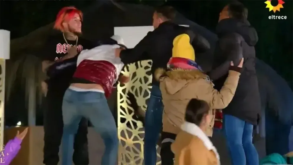 Video: furiosa pelea entre Alex Canigga y Chanchi Estévez en El hotel de los famosos