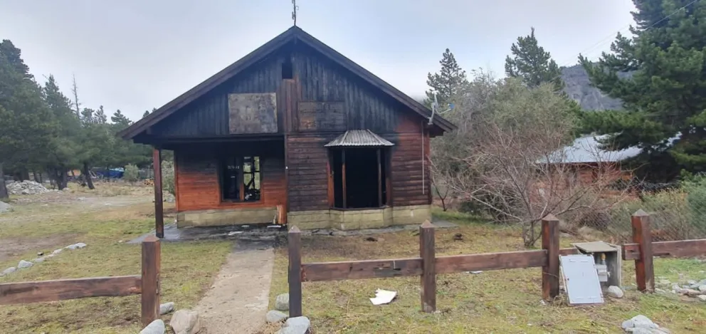 Encontraron panfletos de la RAM tras un incendio en El Hoyo