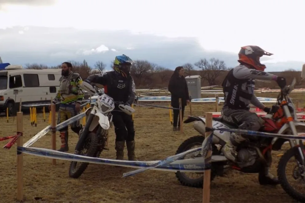 Los barilochenses Koszutski y Azpiri fueron subcampeones en el Enduro Cordillerano