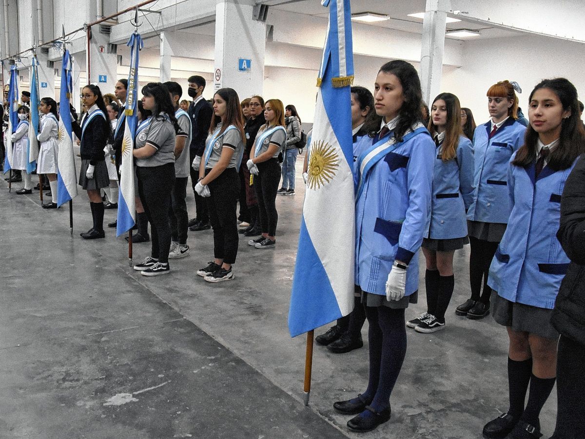Emotivo acto de jura y promesa a la bandera en el Predio Ferial de la ...