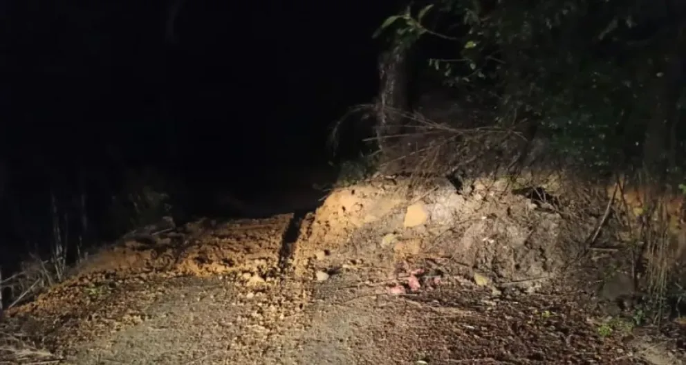 Por un alud, cerraron el camino de ingreso al lago Espejo Chico