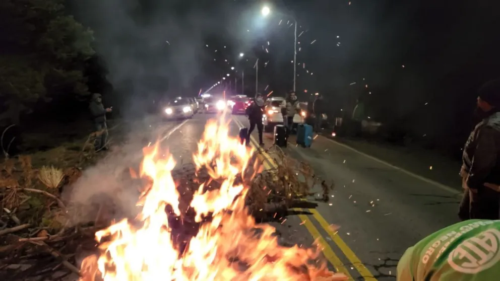 ATE bloquea el acceso al aeropuerto por reclamo salarial
