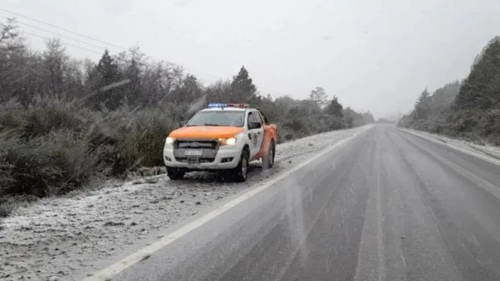 Pronostican varios centímetros de nieve a pocos kilómetros de Roca