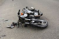 Un motociclista se dirigía a trabajar, colisionó contra automóvil y falleció