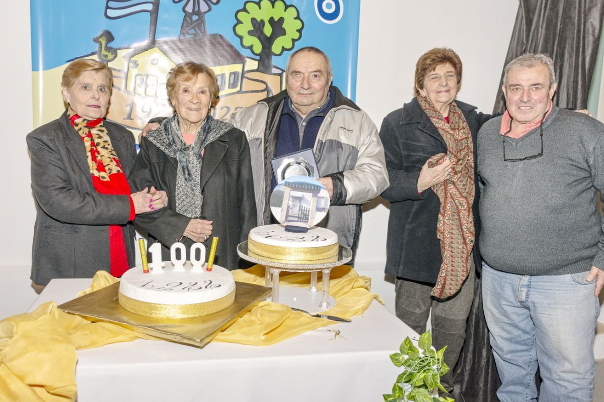 Emotivo acto por los cien años que cumplió la Escuela N° 14 de El Divisorio