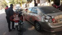Fuerte choque frente a la UPA de Bº Cáceres: dos motos y un automóvil involucrados