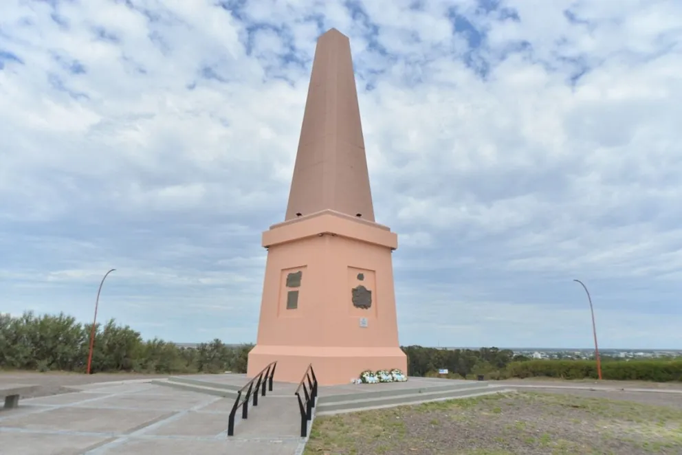 El monumento en el Cerro de la Caballada que conmemora la geste del 7 de Marzo