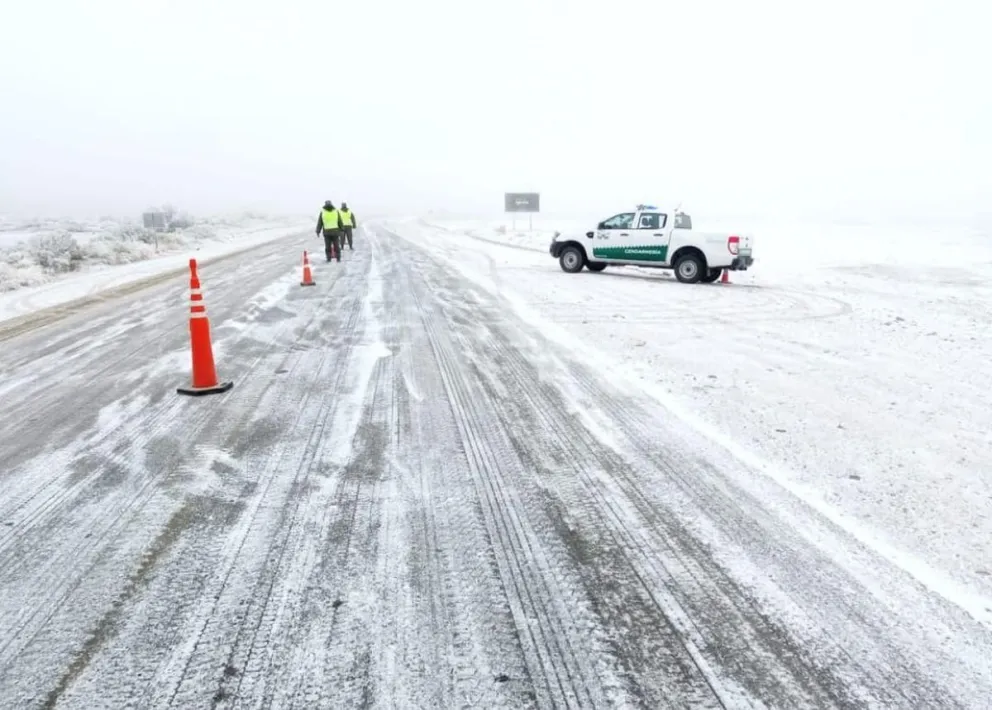 Vialidad cortó la circulación en varias rutas de la región por la nieve: los tramos afectados