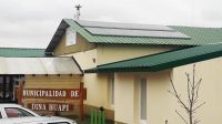 Dina Huapi: El edificio de la municipalidad funciona con energía solar