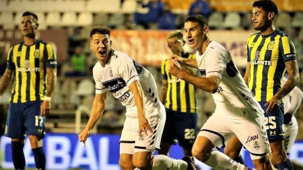 Rosario Central recibe a Gimnasia con el debut de Tevez como DT: hora y TV