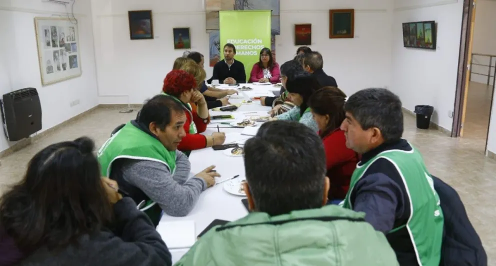 ATE logró regularizar a porteros con horas cátedras tras la reunión con el ministro Pablo Núñez 