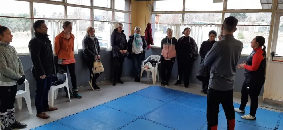 Se puso en marcha un programa de defensa personal para mujeres en Dina Huapi