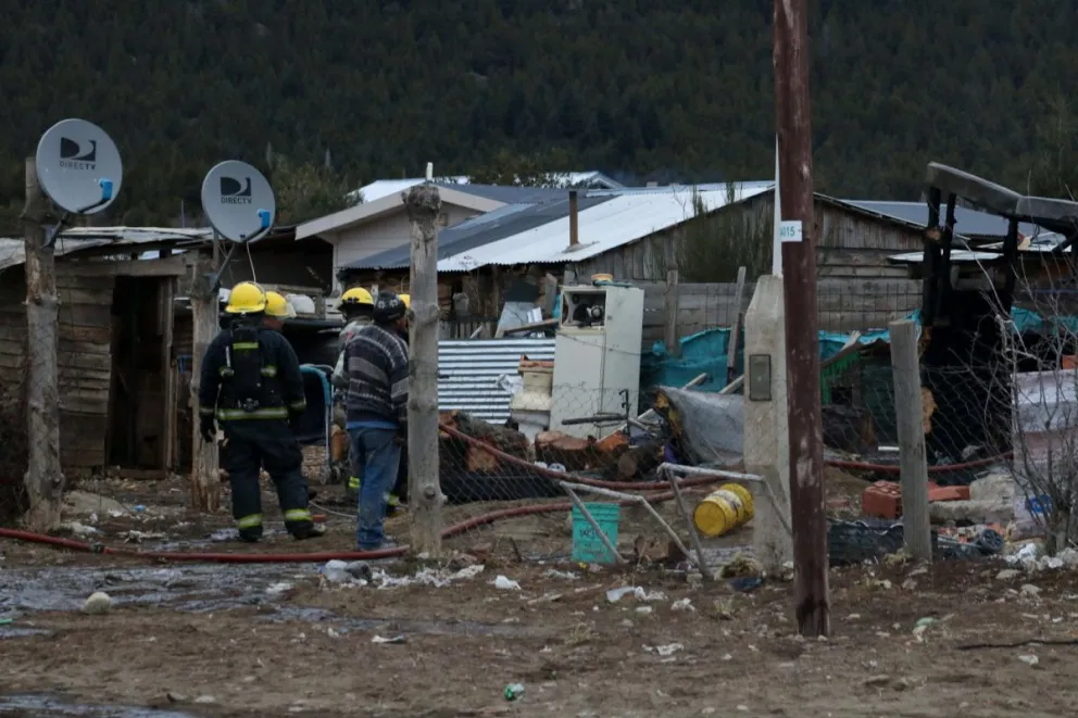 Incendio en el Alto provocó pérdidas totales en una estructura