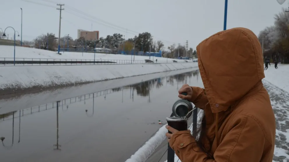 Después de varios amagues, ¿llega la nieve a Roca?