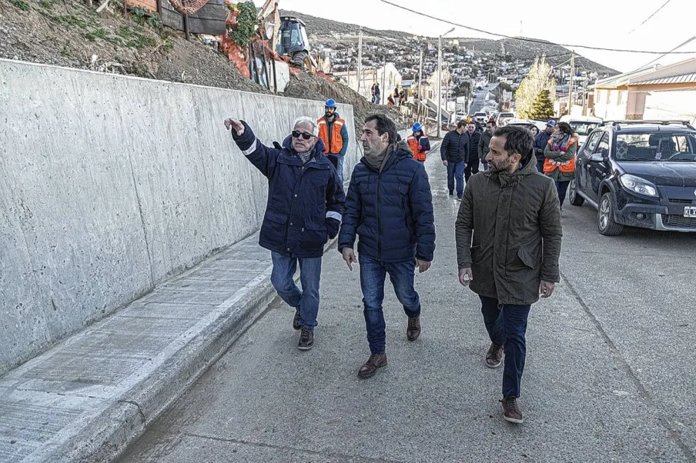 Luque supervisó trabajos de infraestructura en barrio Pietrobelli