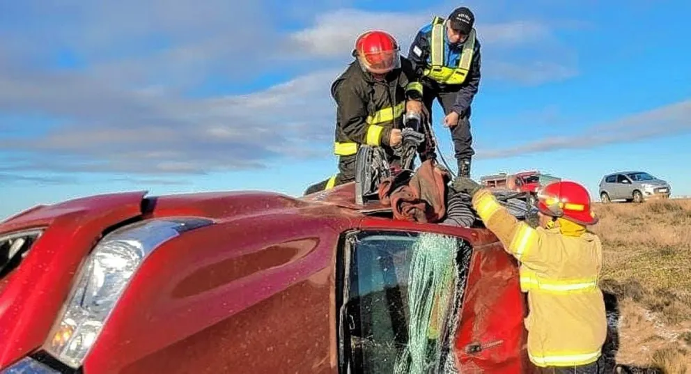 Iba a visitar a su hijo que estaba internado en Puerto Deseado y falleció en la ruta en un vuelco 