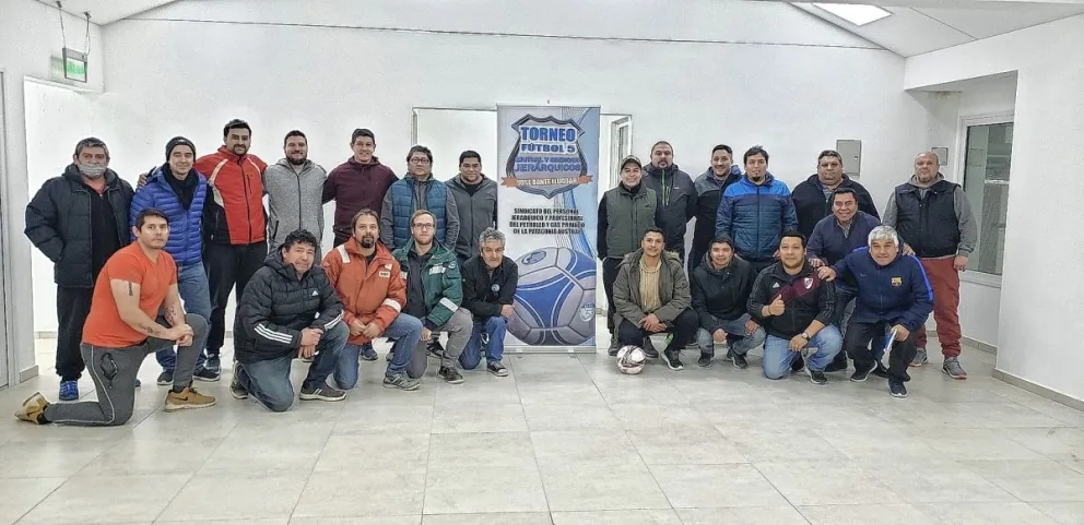 Se sortearon los grupos y este sábado arranca el Torneo de Fútbol de Petroleros Jerárquicos