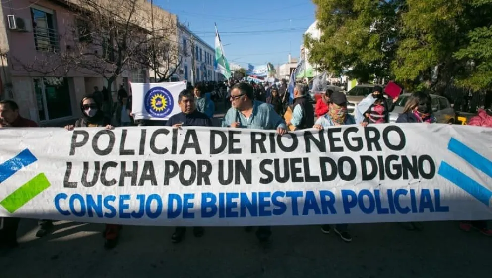 Policías retirados analizan volver a las calles a protestar
