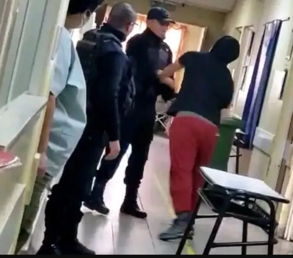 Cada vez más grave: El paciente agresor del hospital atacó y lesionó a un Policía