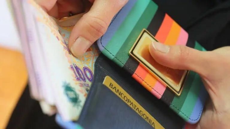 Ya tiene fecha el cobro de los salarios estatales