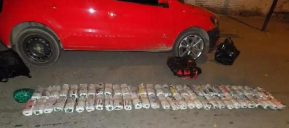 Encontraron 30 kilos de hojas de coca dentro de un automóvil