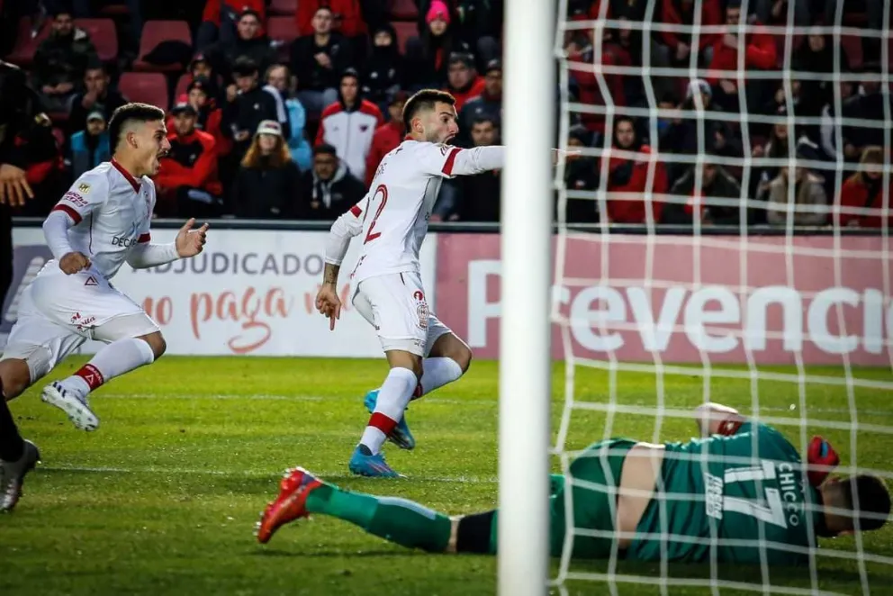 Huracán consiguió una victoria ante un Colón alternativo