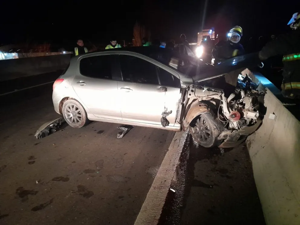 Brutal choque en Ruta 22 a la altura de Mainque 