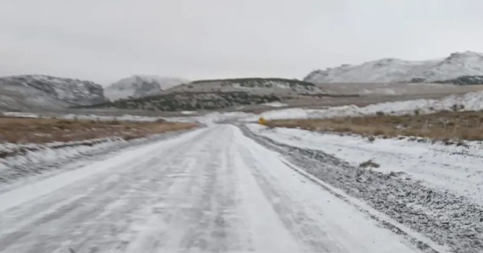 Nieve y hielo: así está entre Pilcaniyeu y Comallo