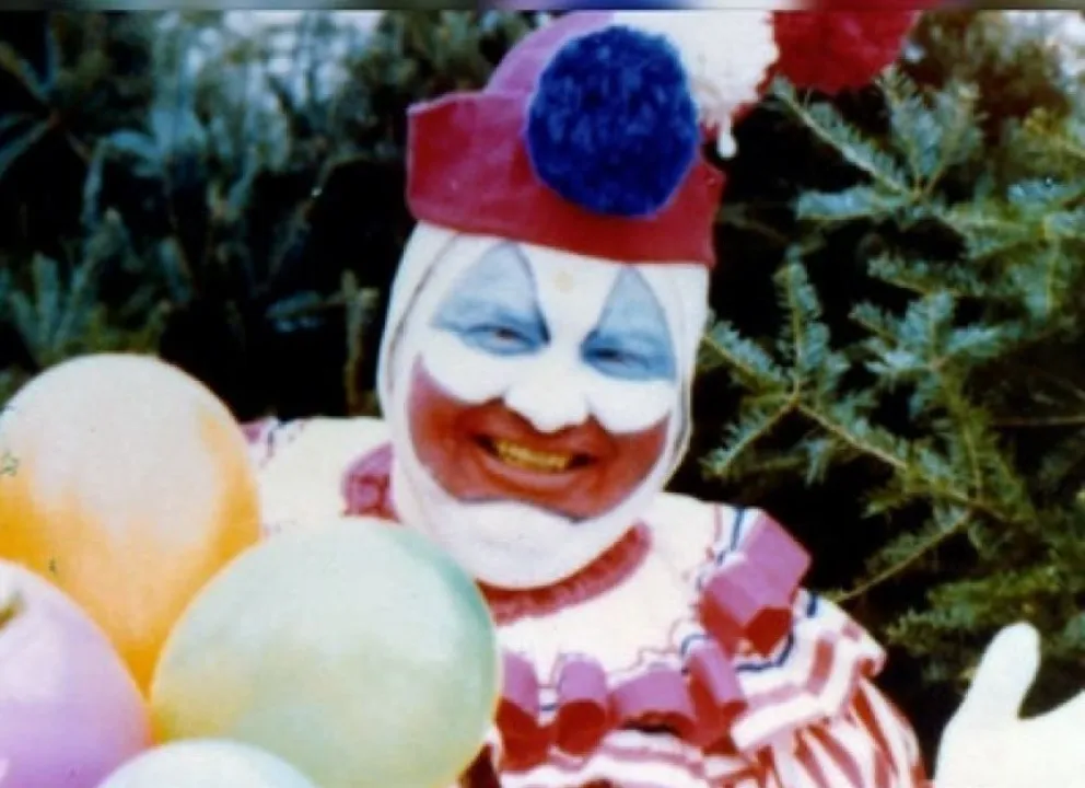 "Pogo, el payaso asesino": abusó sexualmente, torturó y mató a 33 jóvenes