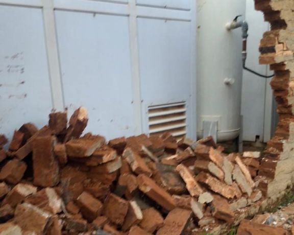 Santo Tomé: chocó contra un muro del hospital y se fue a la casa