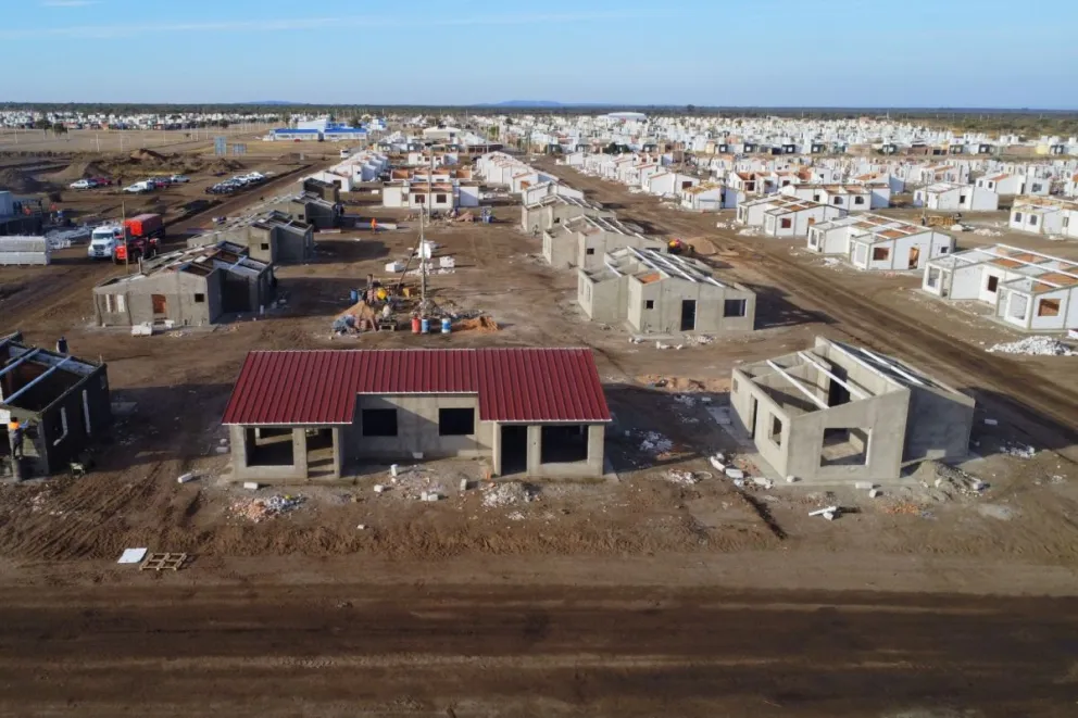 Ciudad de San Luis: progresa la construcción de 527 viviendas y la extensión de la Avenida Lafinur
