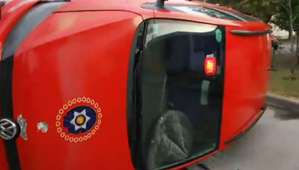 ¡Terrible choque! Tres niños sufrieron un accidente en el taxi de camino a la escuela