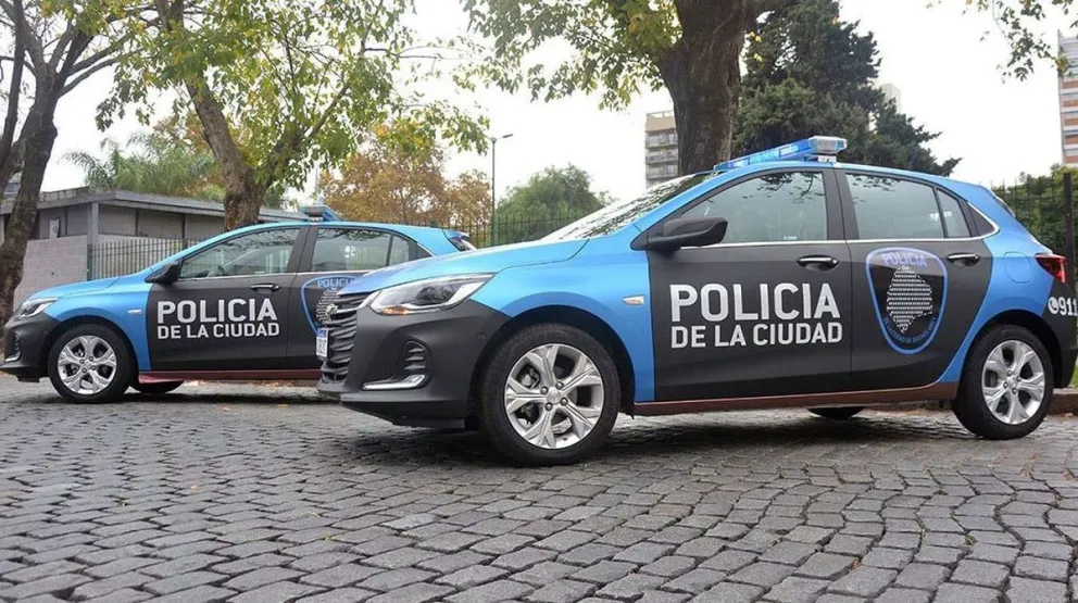 policia atrincherado