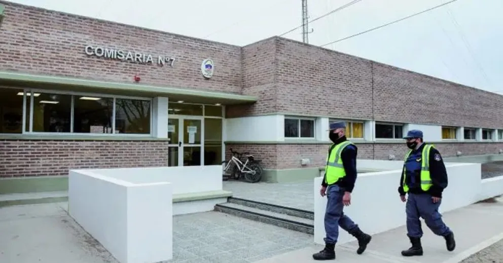 Barilochense se cortó la tobillera y escapó a Plottier: lo agarraron tras robar en un departamento