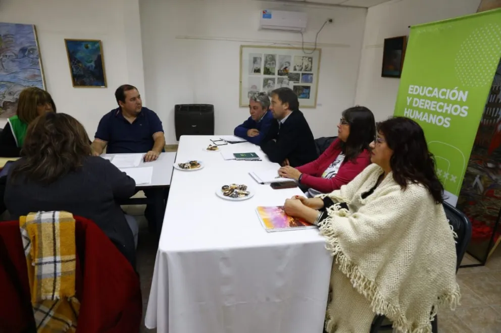 ATE negoció beneficios para el sector no docente