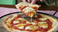 El truco que necesitas saber para calentar las pizzas en el microondas 