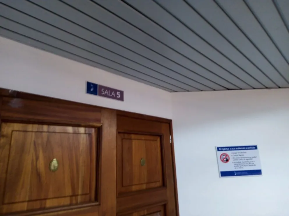 Un pintor-albañil golpeó a su pareja, prometió portarse bien y podría conseguir una “probation”
