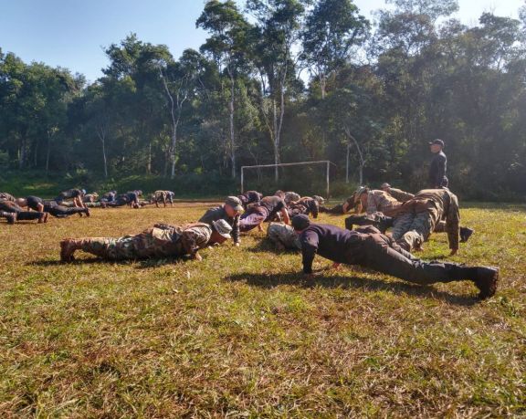 Fuerzas provinciales y Federales llevan adelante curso intensivo de tácticas de defensa en Iguazú