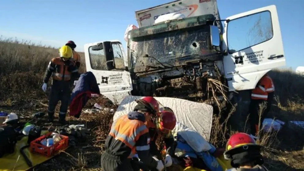 Horror en Buenos Aires: camionero intentó esquivar un piquete, fue atacado a piedrazos y murió