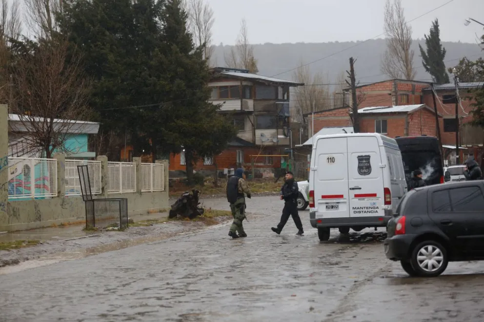Quieren determinar si el chico que llevó la granada a la escuela tiene más explosivos