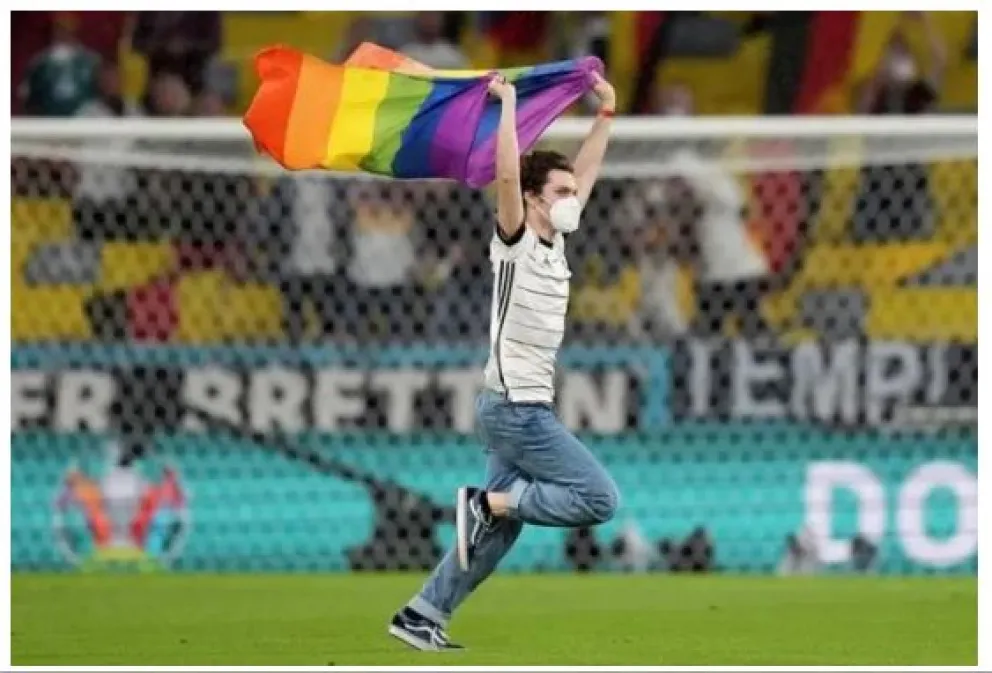 Polémica: Qatar aplicará penas de 11 años de prisión a quienes muestren banderas LGTB durante el Mundial